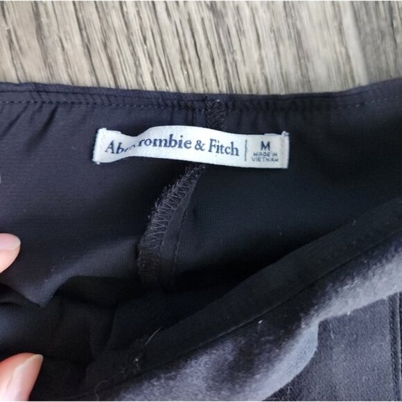 Abercrombie & Fitch Pleated Black Mini Skort Size Medium - Picture 5 of 5
